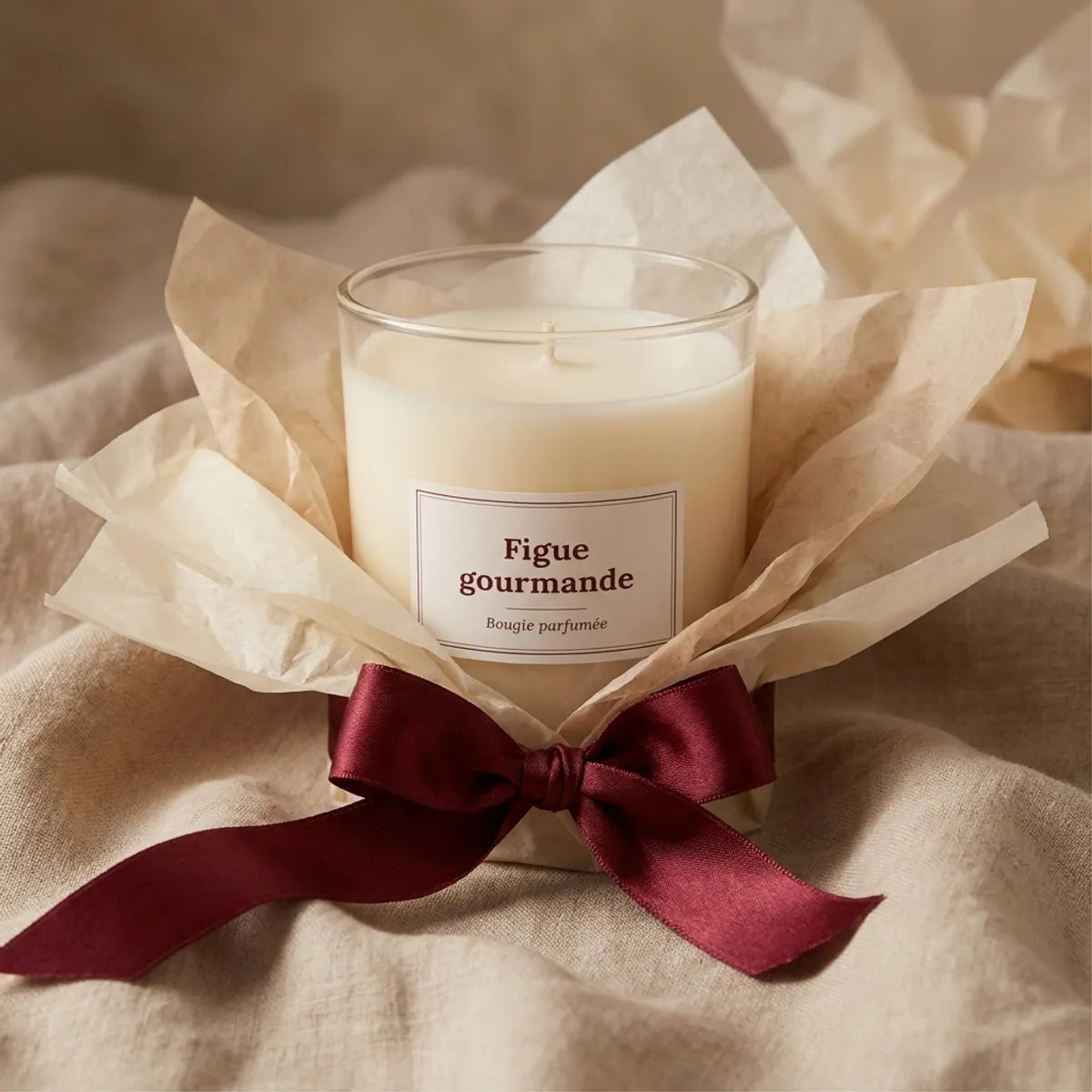 Bougie parfumée artisanale Figue Gourmande en pot verre givré, présentation luxe cadeau